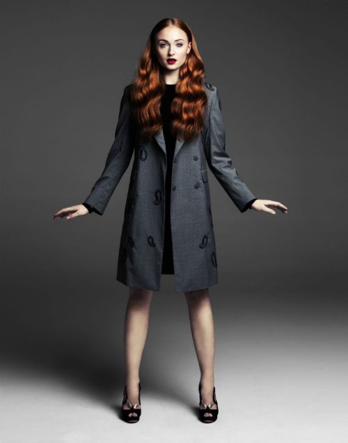 Sophie TurnerFollow celebrity-legs-and-heels.tumblr.com/ for more!(via Sophie-Turner(2)-Feet-