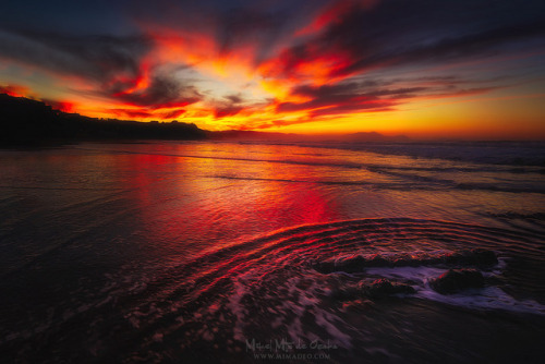 te5seract:  Texturas de agua en Barinatxe, Playing with puddles &amp; Atardecer en Sopelana by M