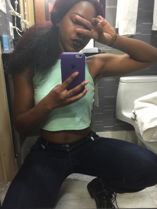 thecherrywinehouse:  Yea yea yea