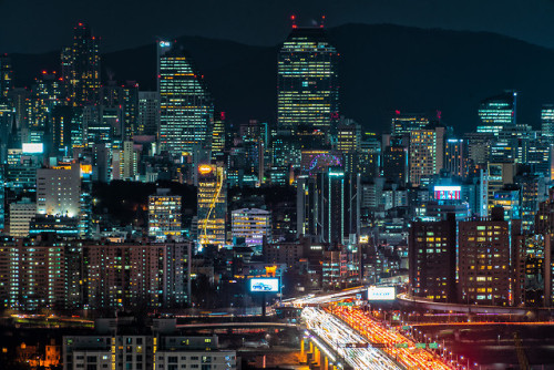 Views toward Gangnam, seen from Namsan Mountain.