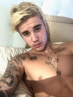 whitegirlsaintshit:  yourbelovedwaifu:  bieber-news:  justinbieber: Bright and early, got a surprise for you today   He look ugly  as hell. thank god i’m over this.