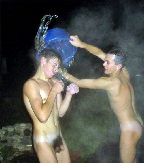 gayboytwink:  Ice Bucket done right
