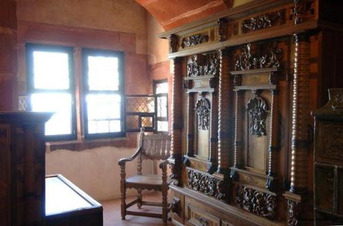 Rooms with oriel windows in the first and second floors of theChâteau du Haut-Kœnigsbourg (Alsace, F