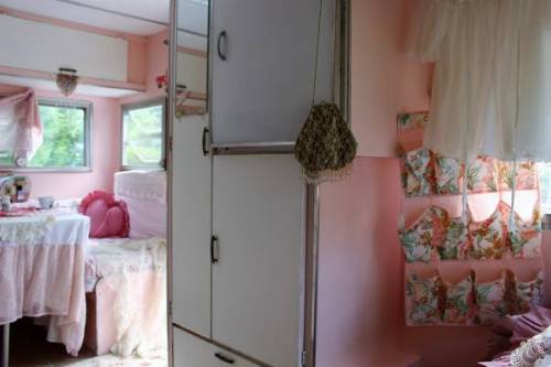 cherrydreamfemme:My boss just texted me this camper on Craigslist in my state and told me it was my 