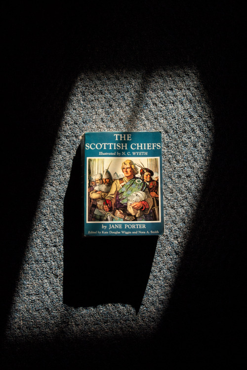 The Scottish Chiefs by Jane Porter Iby morningbirdphoto I recently finished this flowersy, 