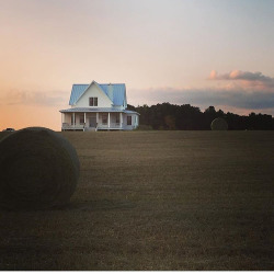 oldfarmhouse:  ・・ “・・・ “The moment you spot a home that must have a great story.  inspired by @countrylivingmag” 