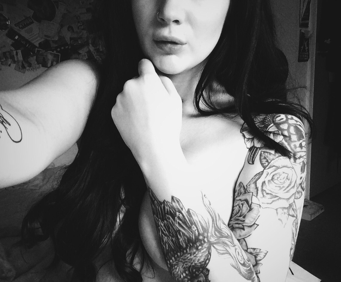 euthoriadahlia:  I just want someone I can have adventures with and doesn’t make
