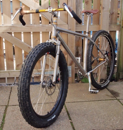 atelieronest:  road bike / fat bike  awesomeness
