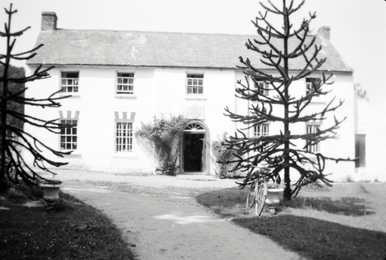 Billy Byrne’s Raleigh All Steel … and his house