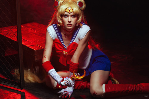 funsui:Sailor Moon: Usagi Tsukino Cosplay by Nelly LaufeysonPhotos by Lina Aster || Bē