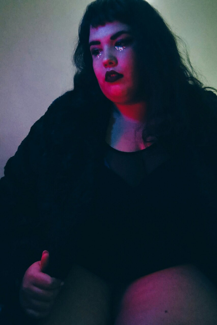 girthakitt:  Mob wife 