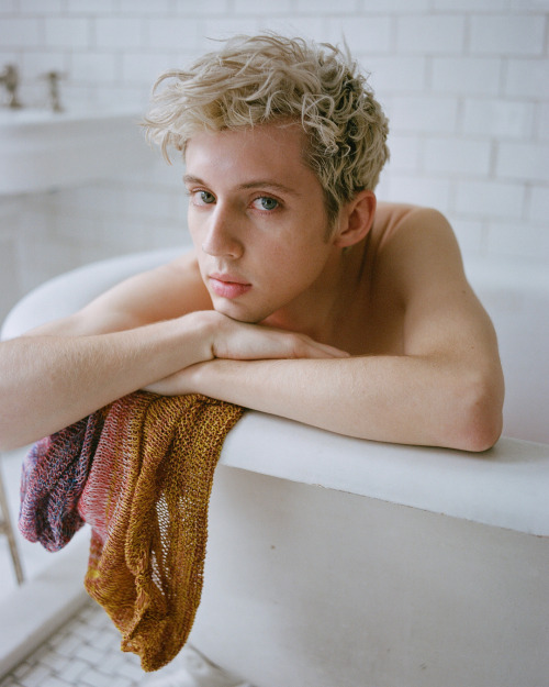 justdropithere: Troye Sivan by Santiago &amp; Mauricio - Out Magazine, June/July 2018  via  Gridllr.