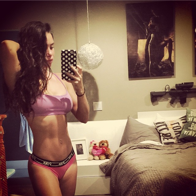fitgymbabe:  Instagram: lauuramarie Great Pic! - Check out more of her pics: lauuramarie