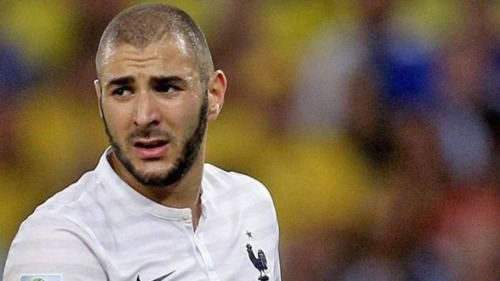 vauriens-et-bannis:globalguys: Algeria - Karim Benzema, Algerian French footballerj’ai un fantasme :
