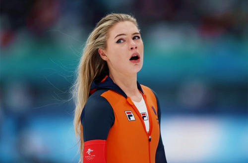 Dutch speed skater Jutta Leerdam wins silver in women’s 1,000 metres at the 2022 Beijing Olymp