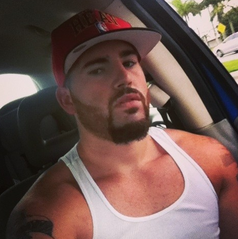 thehornyguys:  Hot dude