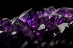 papierowy-ksiezyc:  Amethyst by Varna-tina