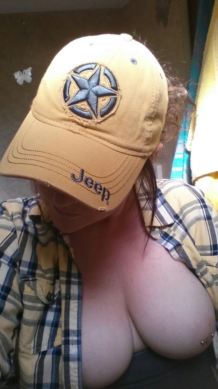 thehornywifenextdoor:  When Jeep is life and you just want to be topless all the