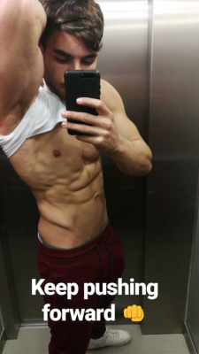 anonymousgayboyblog:  Ariel Benattar