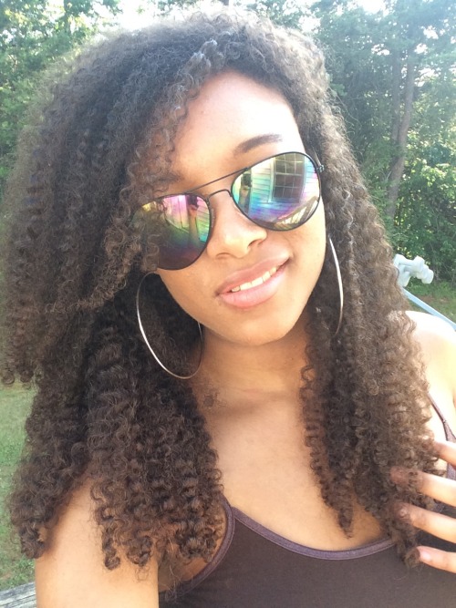 rocandshay:  yagurlbubblez:  Cool as shit  Go follow this curly haired goddess