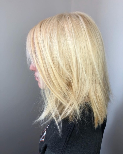 Ba-Londe Beauty ✨✨✨✨✨✨ @dfordaria application skills #onpoint ☑️ #blondehair #bleach #haircolor #te