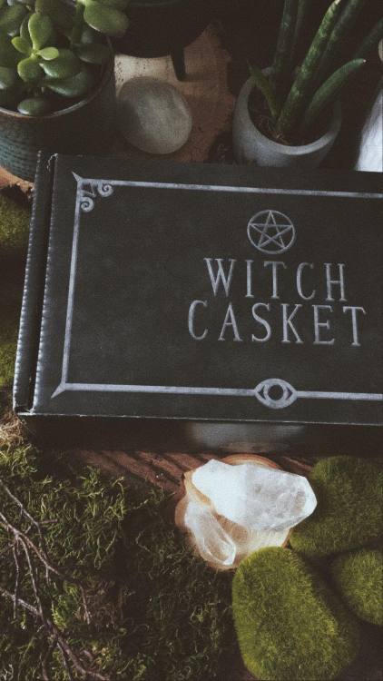 witchcasket:🖤🔮🌿✨