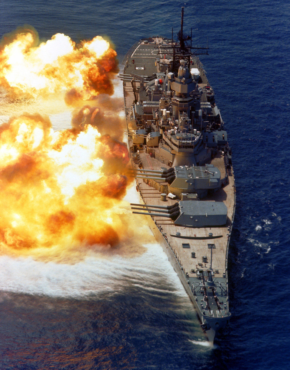 historicaltimes:  USS Iowa in 1984
