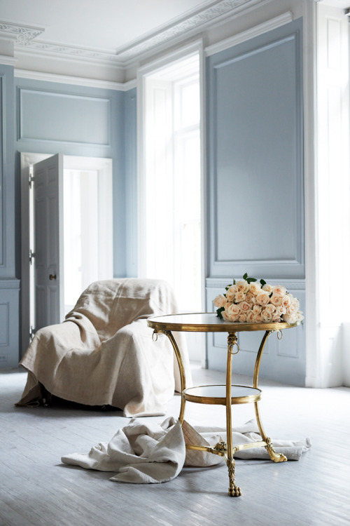 Ralph Lauren Regency Revival Empire guéridon table. Topped with marble, featuring lion’s paw feet an