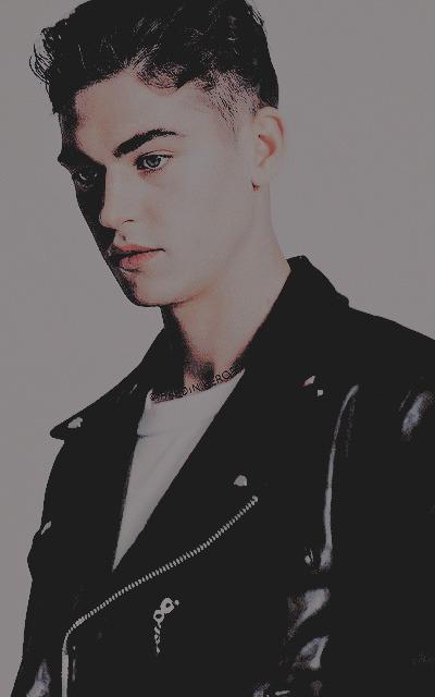 (avatars) Hero Fiennes Tiffin 619bb251452289cdb8dd9e854f89a977abe18acd