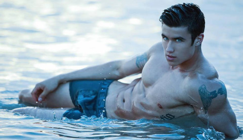 dreamyfitboys:  Him and more at Dreamy Fit Boys (18+) 