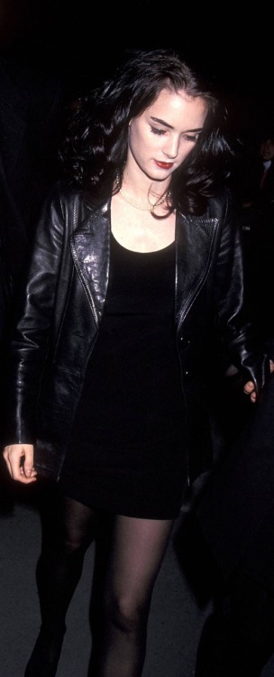 winonaryderisbackbitches:Winona - June, 1992