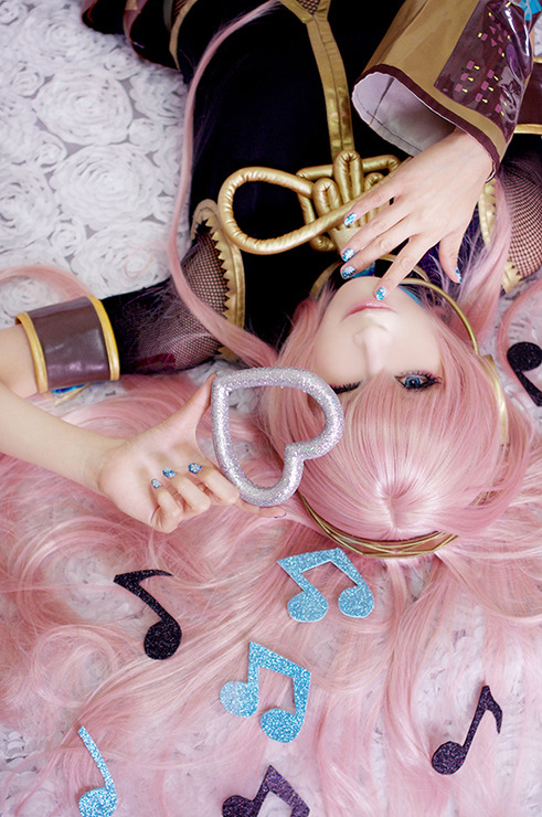 vandariwuuuuutcosplay:  Character: Megurine Luka Voice synth: Vocaloid CN: Akatsuki Tsukasa World Co