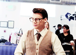 hstuyles:  Harry as Marcel in Best Song Ever - Behind The Scenes         