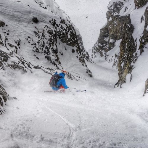 Rock, paper, scissors, shred. @flannertanagan dropping into a nice little hallway in #GTNP. Awesome 