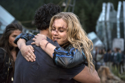 cwthe100:  The Bellarke reunion is coming. adult photos