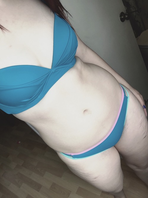 booty-touchin:  My new bathing suit came today and it’s so beautiful I love it!