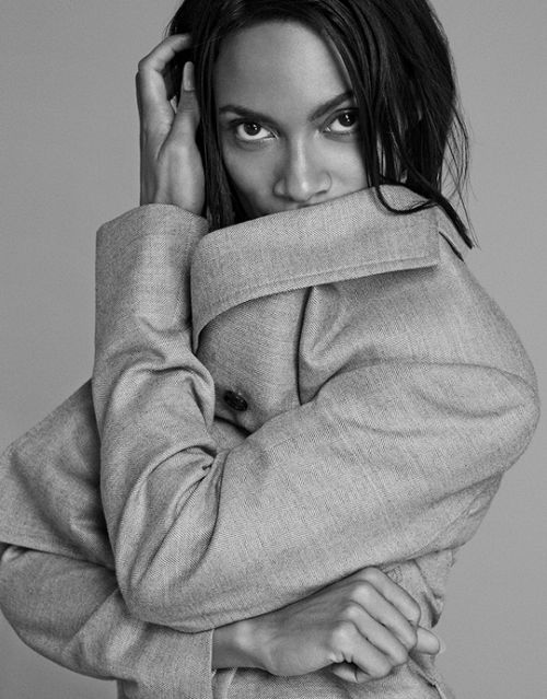 XXX thorodinson: Rosario Dawson photographed photo