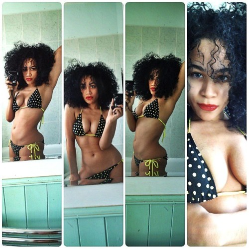 bluesey:  Trying on #bikini while still needing to pack. #funtimesahead #blueseybrown  