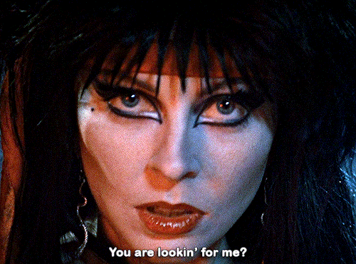 magnusedom:Cassandra Peterson as ElviraELVIRA: MISTRESS OF THE DARK (1988) dir. James Signorelli