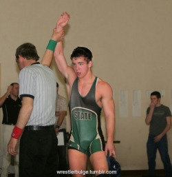 Wrestlerbulge:  More Straight Guys Here! Follow!