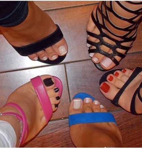 When The Whole Squad Have Flawless Toes