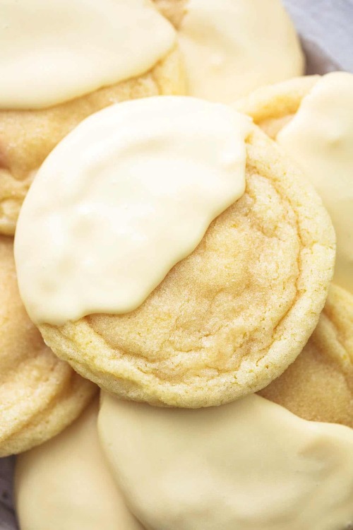 sweetoothgirl:  Snow-Capped Lemon Cookies  