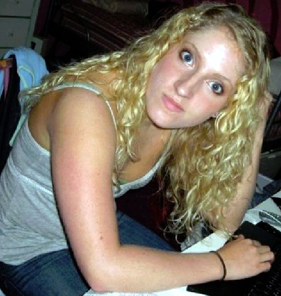 mymusemaryanne:  Here’s a cute college girl who can’t get enough sex. 