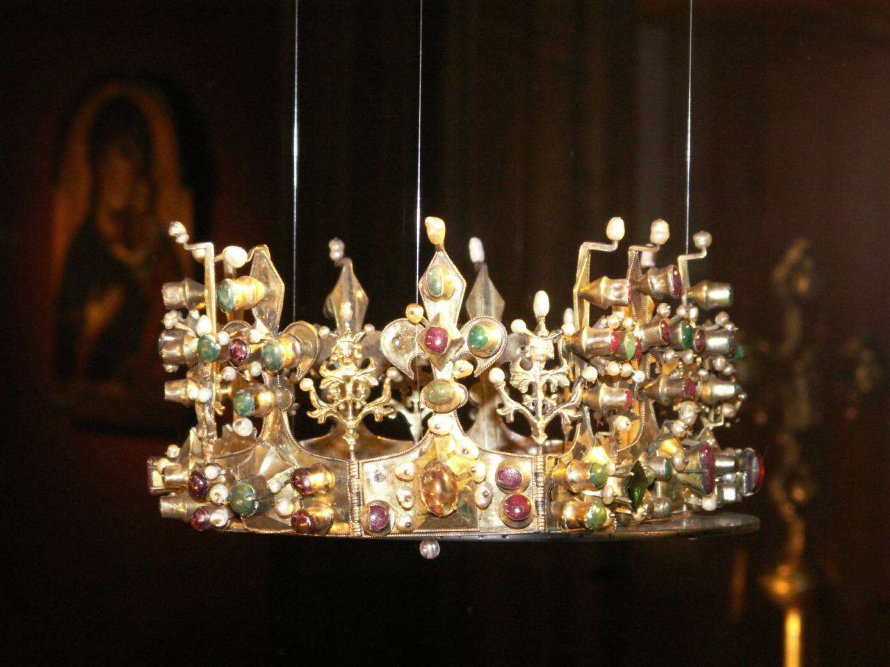 mediumaevum:  Ottonian crown on display at Essen’s cathedral treasury, ca. 1100.