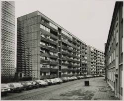 Untitled-1991:Thomas Struth “Ferdinand-Von-Schill-Strasse, Dessau” 1991