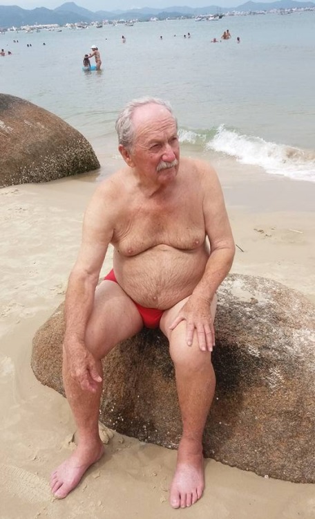 extra-ordinary-men: cajuregil: ……..TE MERECES, QUE TE VEAN MÁS HERMOSO DE LO QU