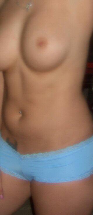 mymarinemind:    This is just a hint at the super sexy military women at www.mymarinemind.com