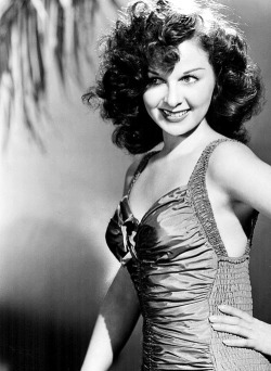 oldhollywood-glamour:  Susan Hayward, c.1942