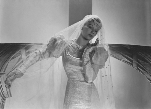 Horst P.Horst, Lisa Fonssagrives wearing a silver lamé wedding dress by Molyneux, 1938