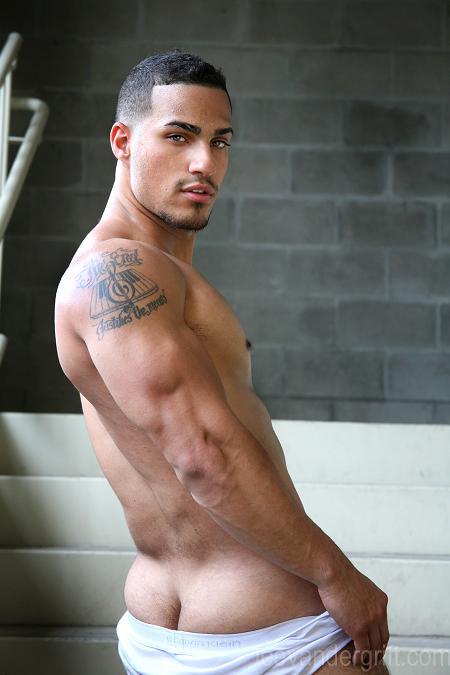 sexyredbones:  Eduardo Ruiz 